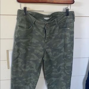 Old navy rockstar super skinny camo jeans